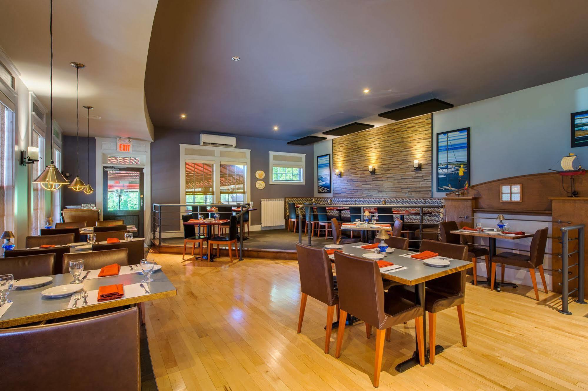 Auberge Gabriele Inn Shediac Exterior foto